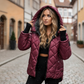 Stylische Damen-Winterjacke mit Reißverschluss