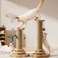 Multifunktionaler Kratzbaum für Katzen mit Spielzeug