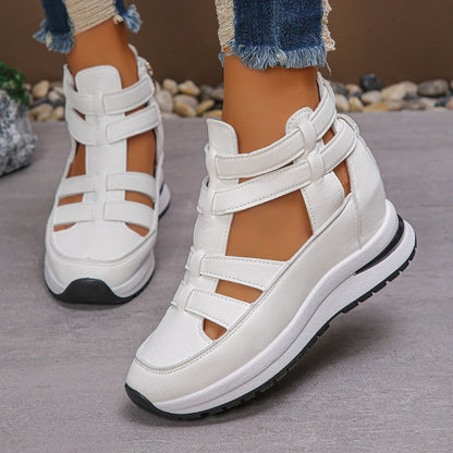 Bequeme und leichte Keilsandalen mit seitlichem Reißverschluss – stylisch und vielseitig.