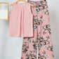 Sommerliche Eleganz: Zweiteiliges Print-Set mit fließender weiter Hose