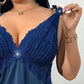 Pyjama-Set aus Top und Shorts mit Spitzenbesatz – Weicher, satinartiger Stoff, verstellbare Träger und V-Ausschnitt.