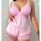 Pyjama-Set aus Top und Shorts mit Spitzenbesatz – Weicher, satinartiger Stoff, verstellbare Träger und V-Ausschnitt.
